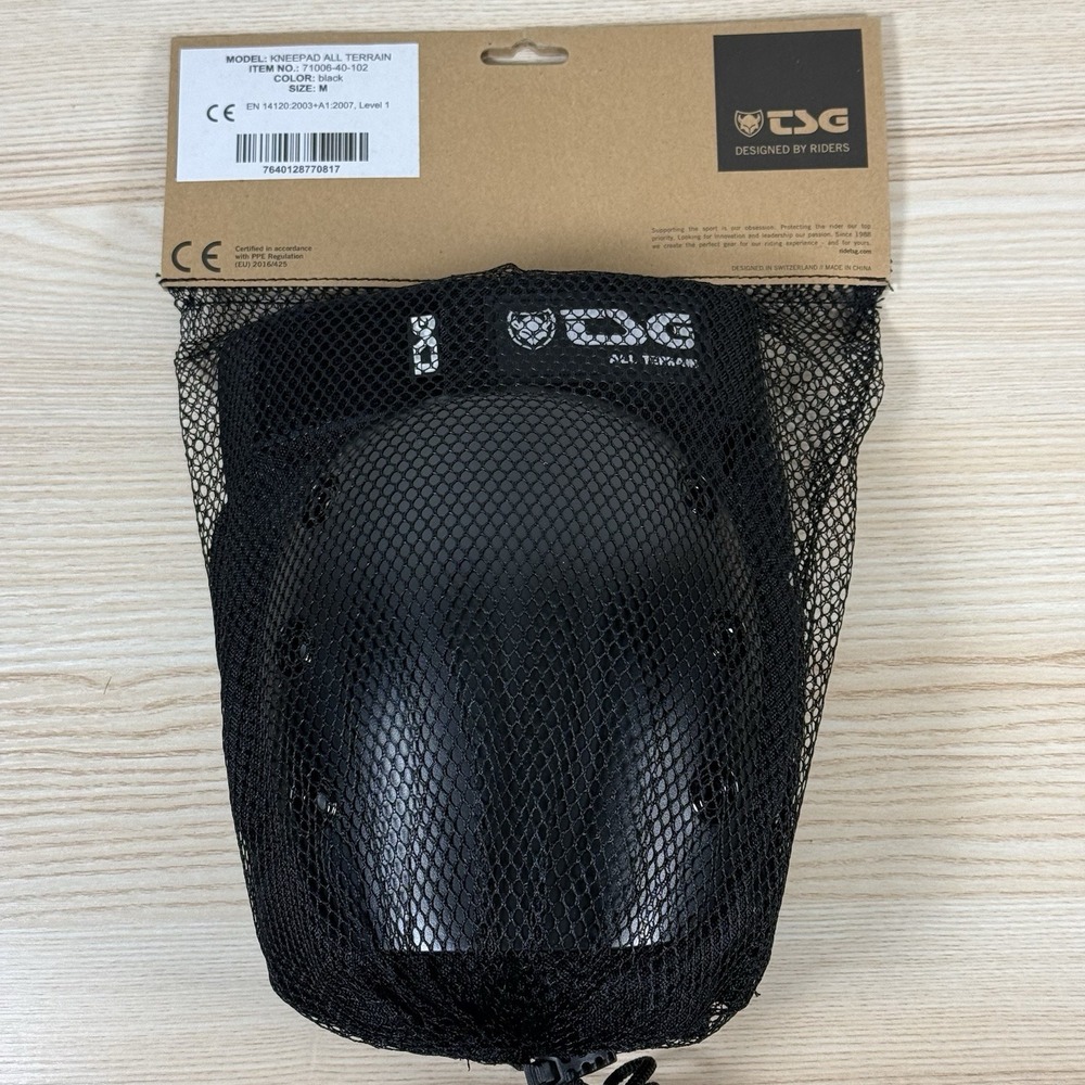 TSG All Terrain Knee Pads Size M Black Skateboard Protective Gear New with Tags